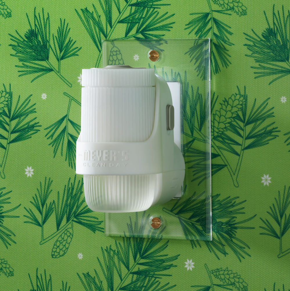 Iowa Pine Plug In Scented Oil Warmer With Refill - Image 12